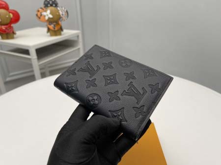 2025年12月8日入荷ヴィトン財布M13187“Couvertaux Passport NM”10 x 14 x 2.5 高品質新作/誕生日プレゼント