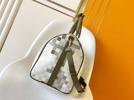 2025年12月9日入荷Louis Vuitton バッグ M00160 Keepall Bandoulière 45 Monogram Giant Monogram Reverse 45x27x20cm 高品質新作/誕生日プレゼント/ZC