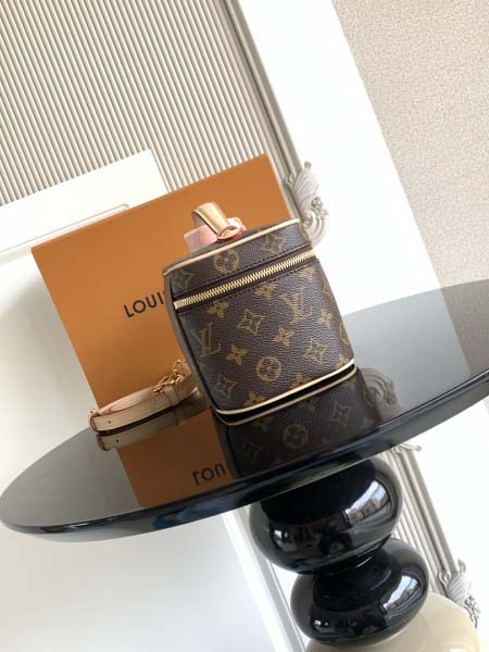 2025年12月10日入荷Louis Vuitton バッグ高品質新作/誕生日プレゼント/ZC工場