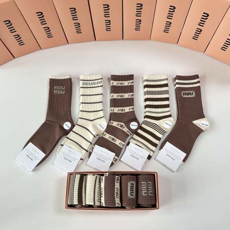 2025年12月11日入荷新品MiuMiu靴下ギフト/誕生日/記念品/アクセサリーkaka工場