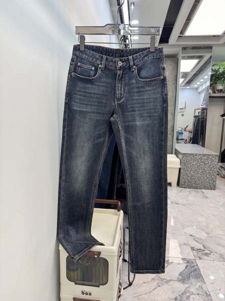 2025年12月12日入荷新作Ferragamoジーパン秋冬高品質/人気/限定版/Knt工場