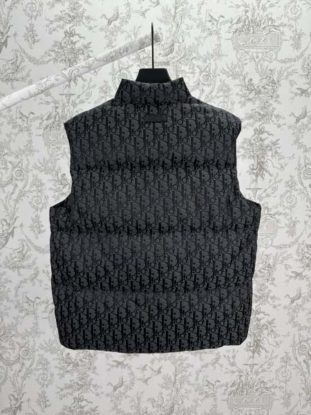 2025年11月17日秋冬新作Dior  タンクトップ高品質人気商品/XQY工場