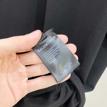 2025年12月24日入荷秋冬新作Balenciaga半袖 tシャツ/XQY工場