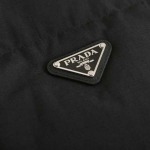 2025年12月4日秋冬新作Pradaダウンベスト高品質人気商品/LDF工場