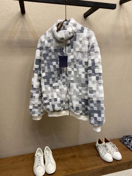 2025年12月4日秋冬新作Louis Vuitton長袖高...