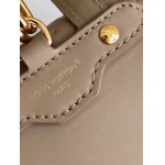 2025年12月8日入荷ヴィトン バッグM13389M13387 M13357M13388 M13358 Coussin BackpackMonogram CoussinLV 21 x 26 x 10 高品質新作/誕生日プレゼント