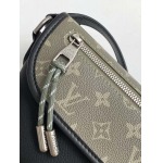 2025年12月9日入荷Louis Vuitton バッグM12618 Pulse Monogram LV 22.5 × 16 × 5cm  高品質新作/誕生日プレゼント/ZC工場