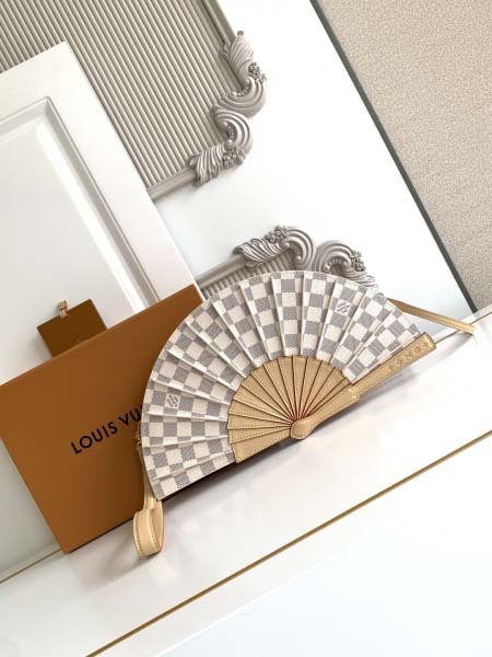 2025年12月9日入荷Louis Vuitton バッグM...