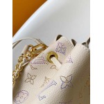 2025年12月9日入荷Louis Vuitton バッグM15116 Bella Tote 32.0 x 23.0 x 13.0 高品質新作/誕生日プレゼント/ZC工場