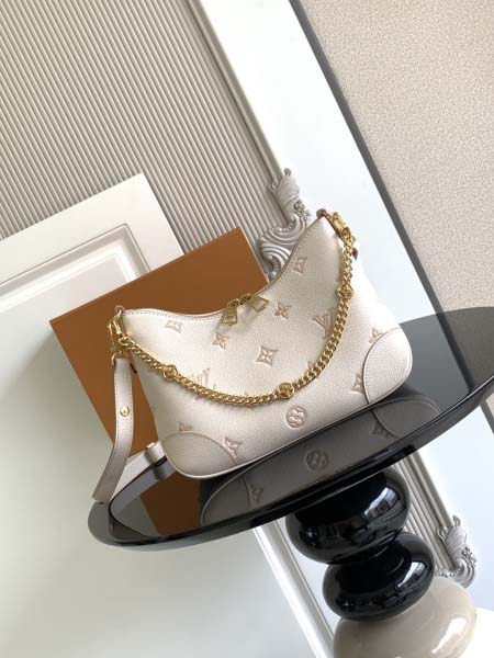 2025年12月9日入荷Louis Vuitton バッグM...