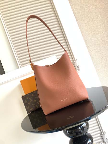 2025年12月9日入荷Louis Vuitton バッグM...