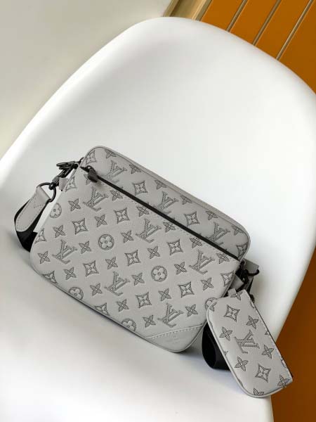 2025年12月9日入荷Louis Vuitton バッグM...