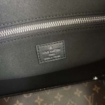 2025年12月9日入荷Louis Vuitton バッグM25143 CarryAll Dark 2024 39 x 30 x 15 高品質新作/誕生日プレゼント/ZC工場