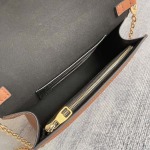 2025年12月9日入荷Louis Vuitton バッグM68746 Monogram Reverse Dauphine LV Circle 18.5 x 12.0 x 5.0高品質新作/誕生日プレゼント/ZC工場