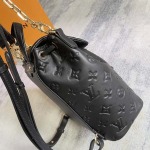 2025年12月9日入荷Louis Vuitton バッグM13357 M13358 Coussin Backpack Coussin Monogram LV Coussin 26 x 10 x 21  高品質新作/誕生日プレゼント/ZC工