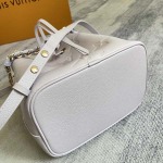 2025年12月9日入荷Louis Vuitton バッグm25675 BB Dream Monogram Empreinte 20 x 13 x 20 高品質新作/誕生日プレゼント/ZC工場