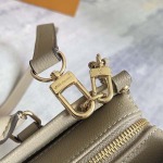 2025年12月9日入荷Louis Vuitton バッグM23641/M23698/M23640 OnTheGo Monogram Giant Monogram 25.0 x 13.0 x 10.0 高品質新作/誕生日プレゼント/ZC工場