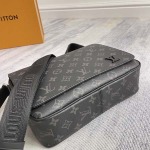 2025年12月9日入荷Louis Vuitton バッグM46255  District Monogram Eclipse LV 26.0 x 20.0 x 7.0 Monogram Eclipse 高品質新作/誕生日プレゼント/ZC工場