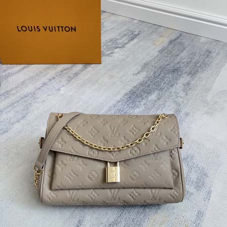 2025年12月10日入荷Louis Vuitton バッグ...