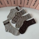 2025年12月10日入荷新品MiuMiu靴下ギフト/誕生日/記念品/アクセサリーkaka工場