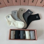 2025年12月10日入荷新品MiuMiu靴下ギフト/誕生日/記念品/アクセサリーkaka工場