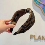 2025年12月10日入荷新品FENDIカチューシャギフト/誕生日/記念品/アクセサリーkaka工場