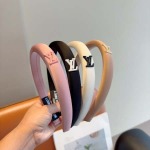 2025年12月10日入荷新品Louis Vuittonカチューシャギフト/誕生日/記念品/アクセサリーkaka工場