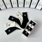 2025年12月10日入荷新品Chanel靴下ギフト/誕生日/記念品/アクセサリーkaka工場