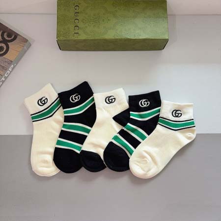 2025年12月10日入荷新品Gucci 靴下ギフト/誕生日...