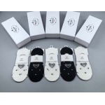 2025年12月10日入荷新品Prada靴下ギフト/誕生日/記念品/アクセサリーkaka工場