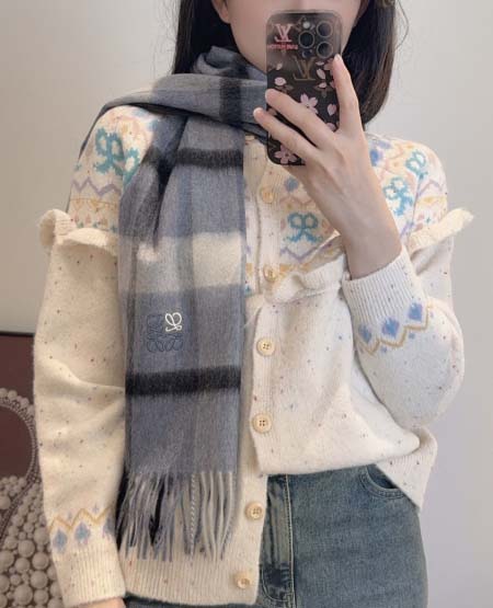 2025年12月10日入荷新品Loeweマフラーギフト/誕生...