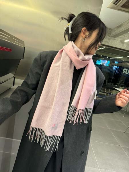 2025年12月10日入荷新品LOEWEマフラーギフト/誕生...