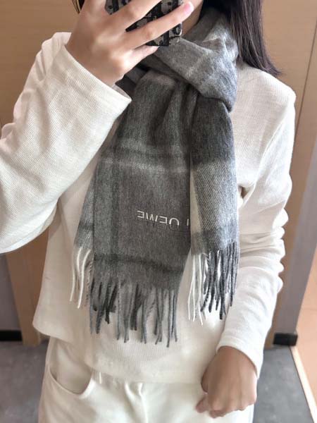 2025年12月10日入荷新品Loeweマフラーギフト/誕生...