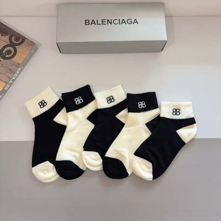 2025年12月10日入荷新品BALENCIAGA靴下ギフト...