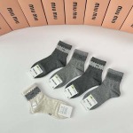 2025年12月10日入荷新品MiuMiu靴下ギフト/誕生日/記念品/アクセサリーkaka工場