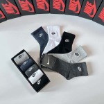 2025年12月10日入荷新品NIKE靴下ギフト/誕生日/記念品/アクセサリーkaka工場