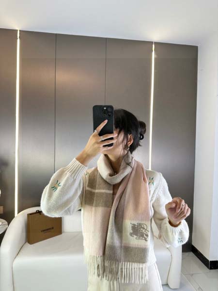 2025年12月11日入荷新品Burberryマフラーギフト...