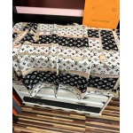 2025年12月11日入荷新品Louis Vuittonマフラーギフト/誕生日/記念品/アクセサリーkaka工場