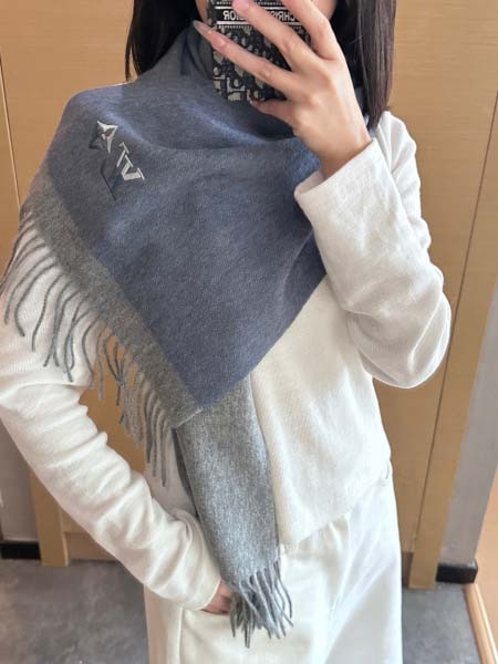 2025年12月11日入荷新品Louis Vuittonマフ...