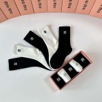 2025年12月11日入荷新品MiuMiu靴下ギフト/誕生日/記念品/アクセサリーkaka工場