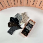 2025年12月11日入荷新品MiuMiu靴下ギフト/誕生日/記念品/アクセサリーkaka工場