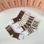 2025年12月11日入荷新品MiuMiu靴下ギフト/誕生日/記念品/アクセサリーkaka工場