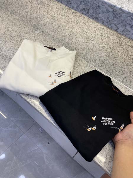 2025年12月12日入荷新作Louis Vuitton長袖...