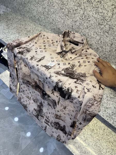 2025年12月12日入荷新作Louis Vuittonシャ...