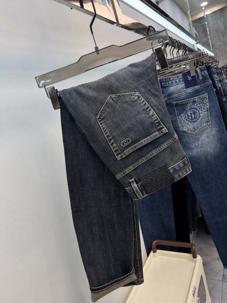 2025年12月12日入荷新作Ferragamoジーパン秋冬...