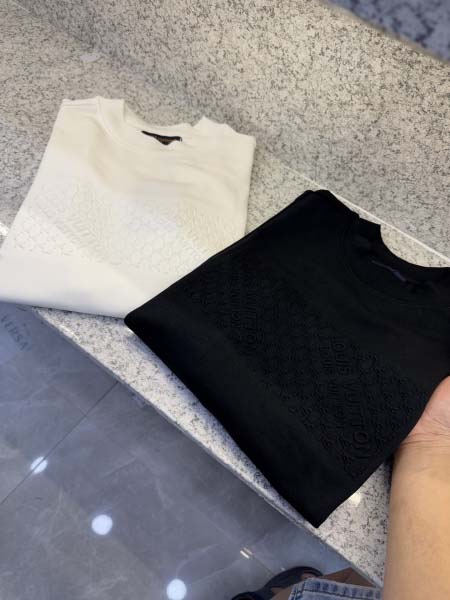 2025年12月15日入荷新作Louis Vuitton長袖...