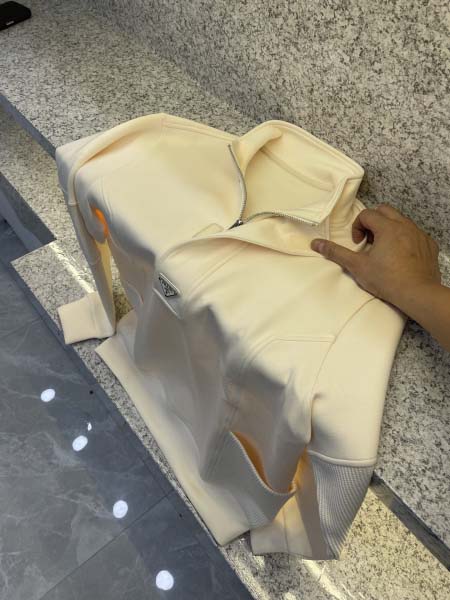 2025年12月15日入荷新作Pradaパーカー秋冬高品質/...