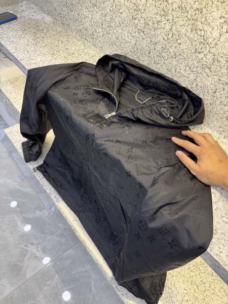 2025年12月15日入荷新作Louis Vuittonジャ...