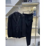 2025年12月15日入荷新作Prada背広秋冬高品質/人気/限定版/Knt工場