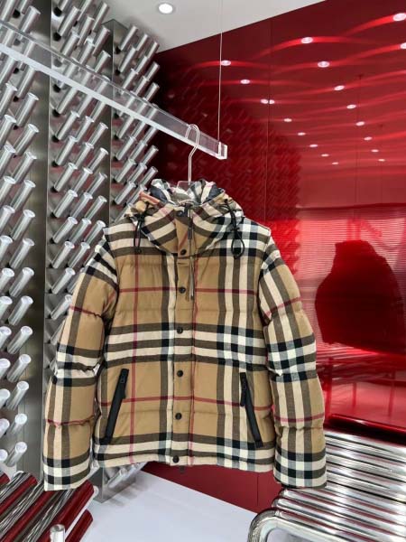 2025年11月17日秋冬新作Burberryダウンジャケッ...